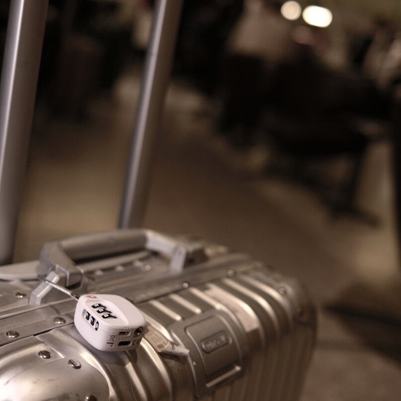 BOOMPODS LOCK TSA bag tracker - biely